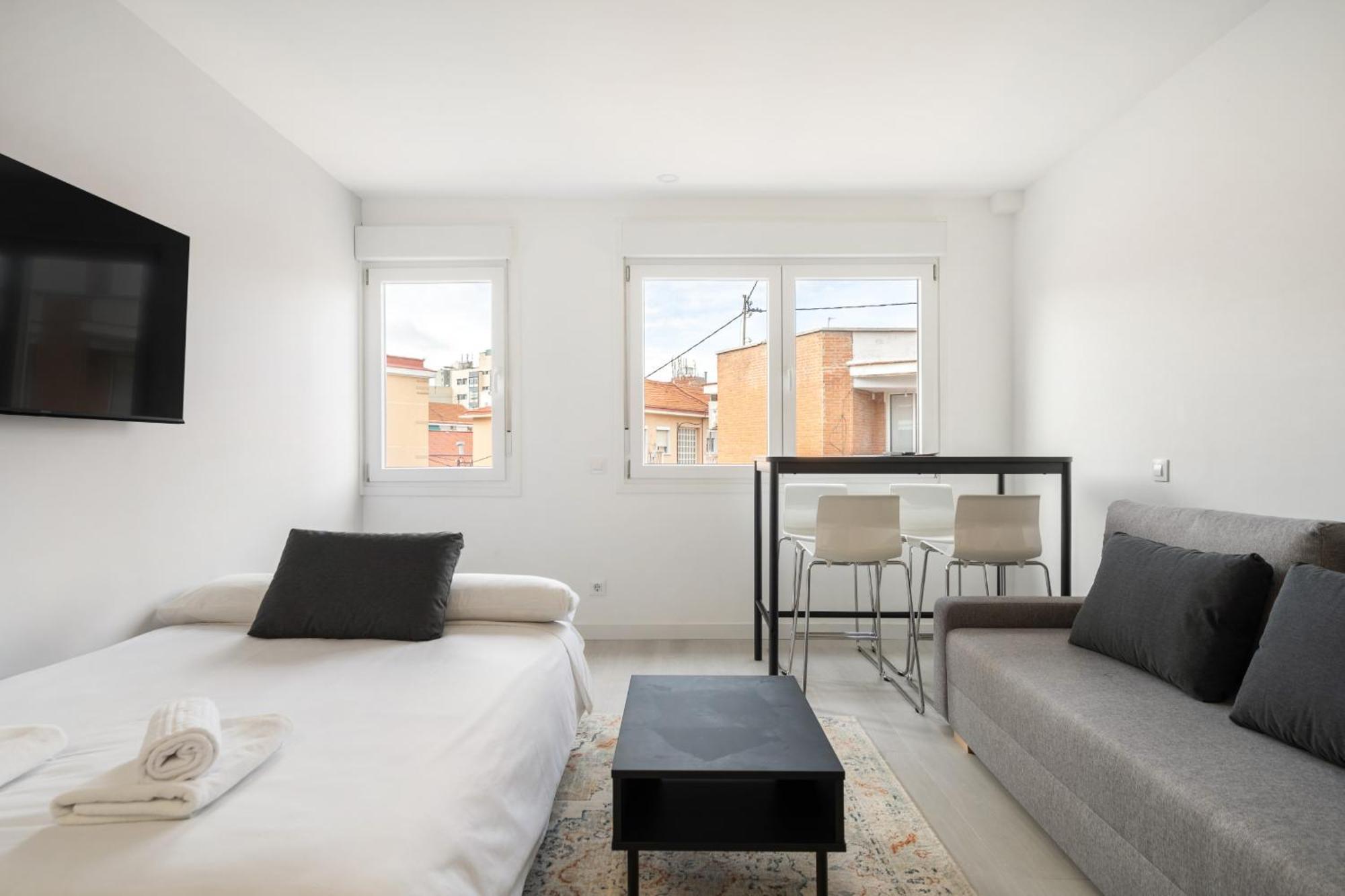 Madriver Apartamentos Reformados Con Parking Gratuito Екстериор снимка
