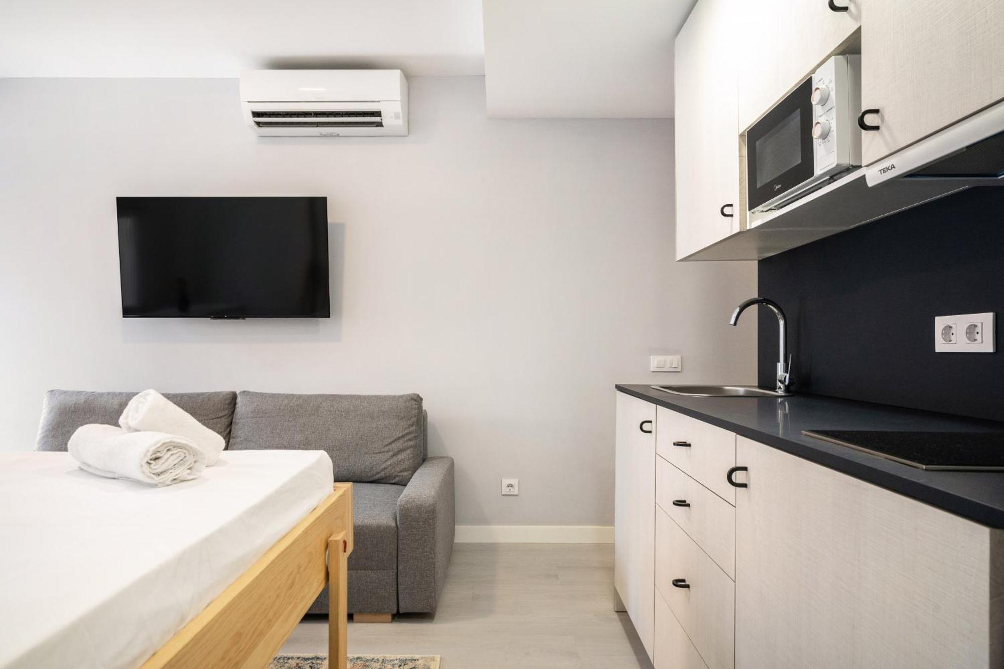Madriver Apartamentos Reformados Con Parking Gratuito Екстериор снимка