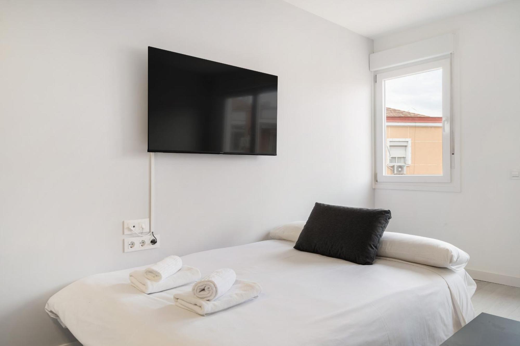 Madriver Apartamentos Reformados Con Parking Gratuito Екстериор снимка