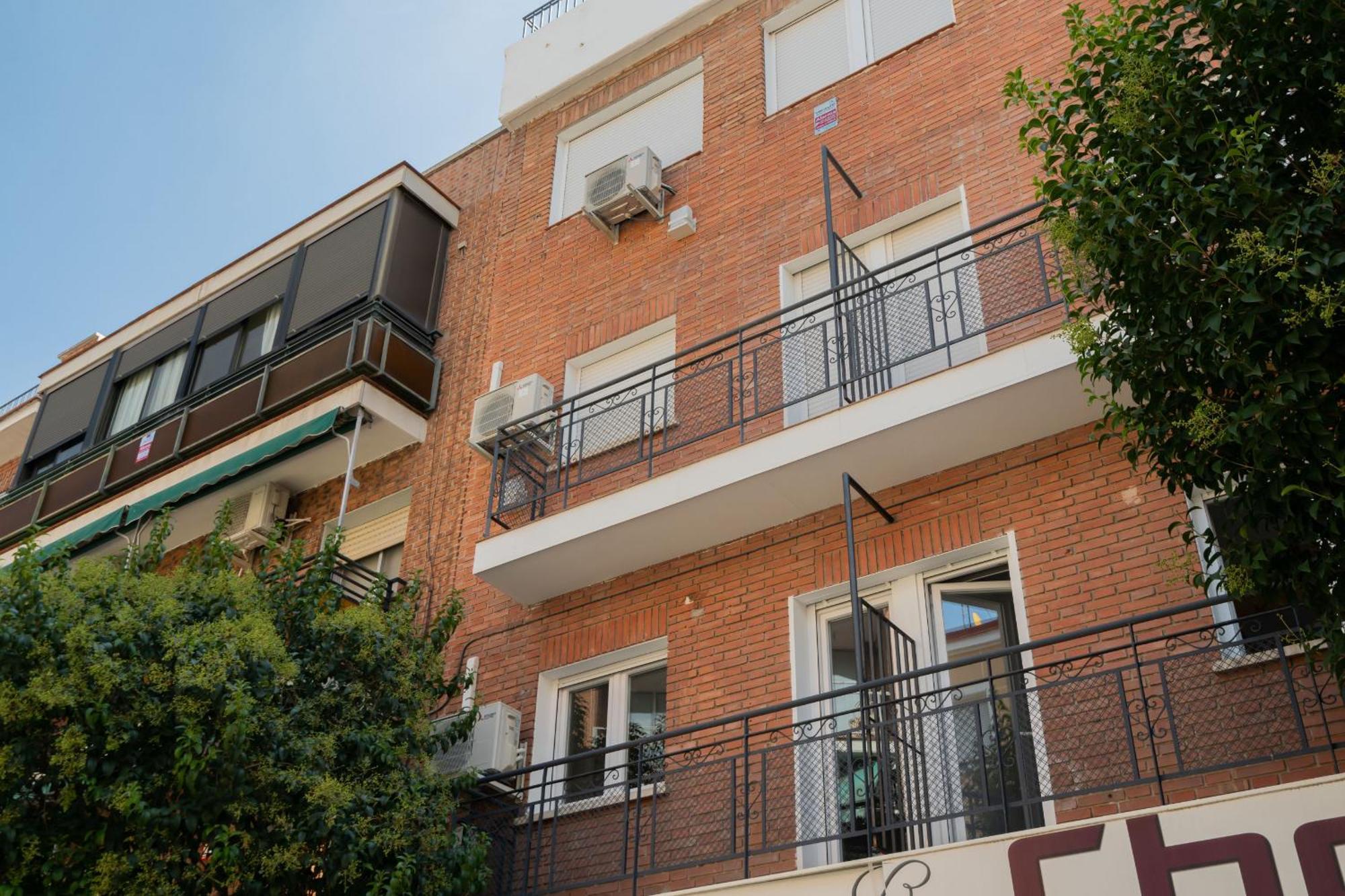 Madriver Apartamentos Reformados Con Parking Gratuito Екстериор снимка