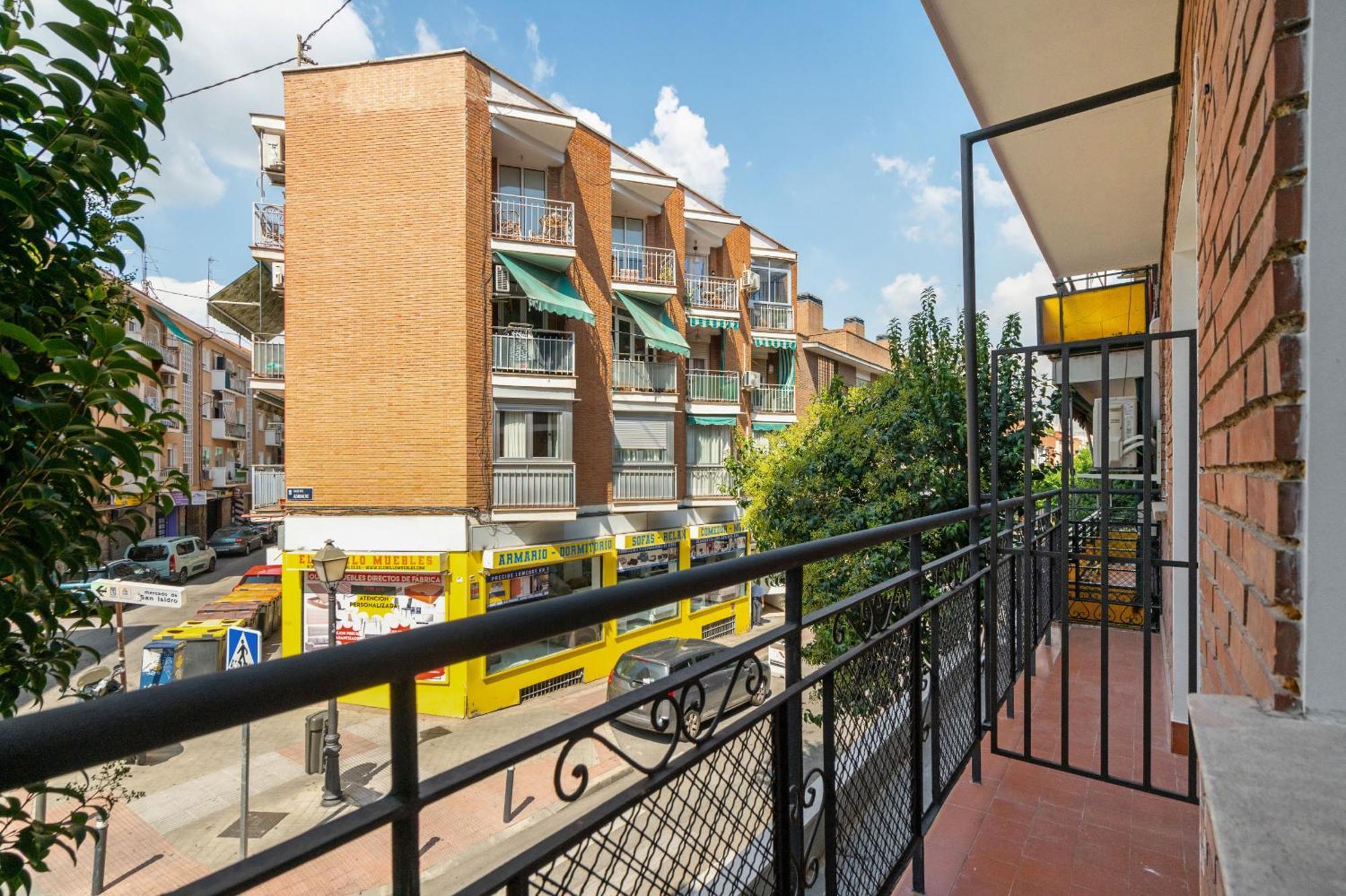 Madriver Apartamentos Reformados Con Parking Gratuito Екстериор снимка